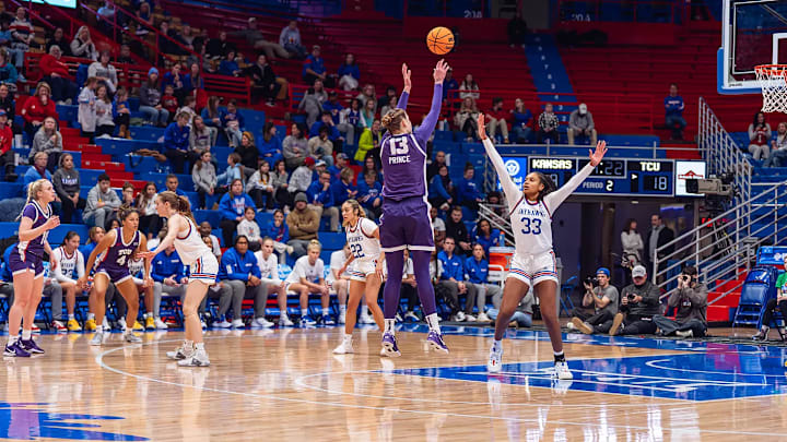 Sedona Prince takes a mid-range jumper to extend TCU's lead in the first half.