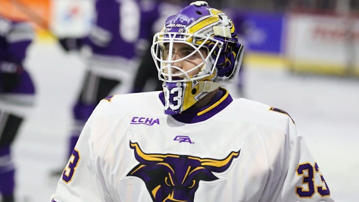 Minnesota State goaltender Alex Tracy