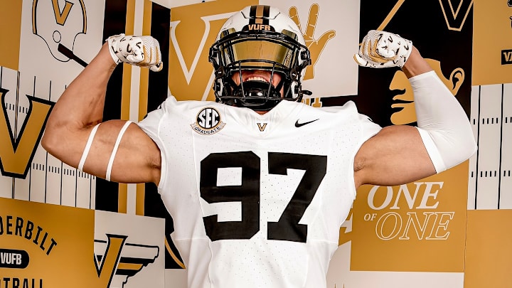 2026 Vanderbilt EDGE commit Joey Quinn during his official visit 2026 Vanderbilt EDGE commit Joey Quinn during his official visit