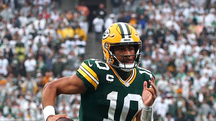 Sep 20, 2026; East Rutherford, New Jersey, USA; Green Bay Packers quarterback Jordan Love (10) carries the ball against the New York Jets during the fourth quarter at MetLife Stadium. Mandatory Credit: Vincent Carchietta-Imagn Images Sep 20, 2026; East Rutherford, New Jersey, USA; Green Bay Packers quarterback Jordan Love (10) carries the ball against the New York Jets during the fourth quarter at MetLife Stadium. Mandatory Credit: Vincent Carchietta-Imagn Images