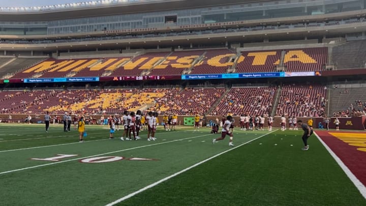 Drake Lindsey getting reps in with the wide receivers at Gophers' fall camp.