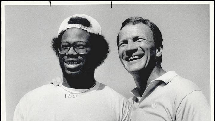 OU running back Marcus Dupree and coach Barry Switzer pose happily on Aug. 15, 1983. OU running back Marcus Dupree and coach Barry Switzer pose happily on Aug. 15, 1983.