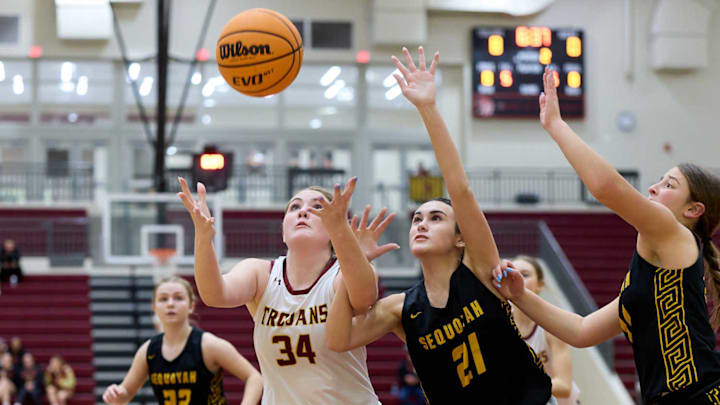 Sequoyah takes on Milton on Tuesday night at 6:00 p.m EST in Georgia high school girls third round action. Sequoyah takes on Milton on Tuesday night at 6:00 p.m EST in Georgia high school girls third round action.