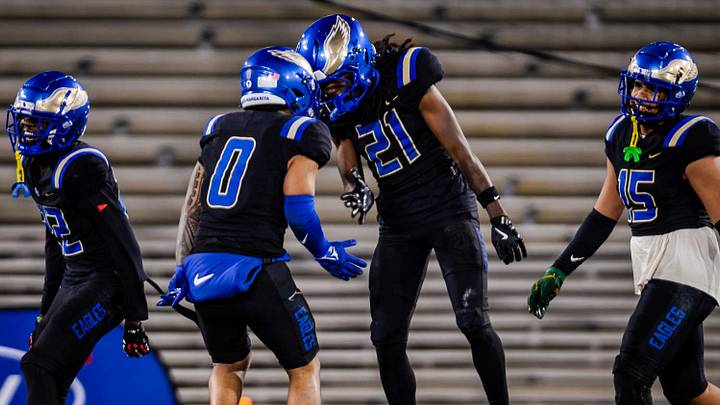 Ca'ron Williams (21) returns for his junior season at Santa Margarita as one of the top corners in the the CIF Southern Section. Ca'ron Williams (21) returns for his junior season at Santa Margarita as one of the top corners in the the CIF Southern Section.