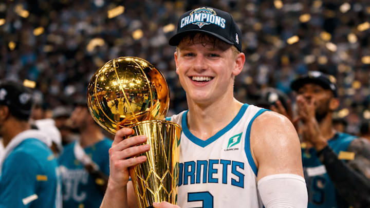 ChatGPT doesn't know what Kon Knueppel looks like, or what jersey number he wears.