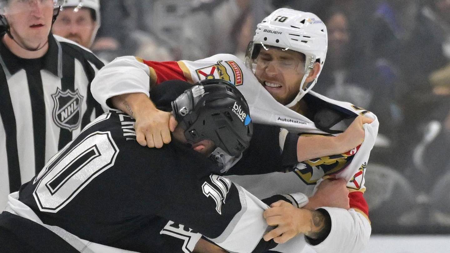A.J. Greer has exactly what the Blackhawks are missing