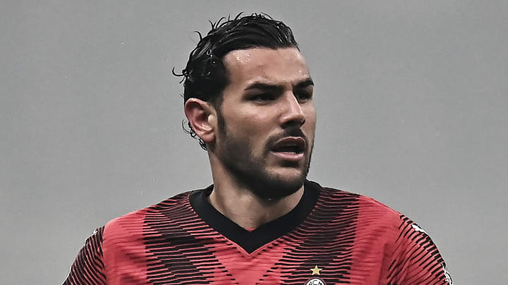 Théo Hernandez avec l'AC Milan, lors du derby face à l'Inter Théo Hernandez avec l'AC Milan, lors du derby face à l'Inter