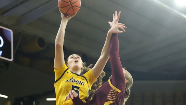 Minnesota defeated Iowa 91-85 Thursday night. 