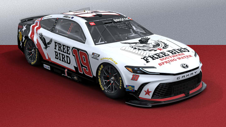 Chase Briscoe has a new primary sponsor for the 2026 season. Free Bird Southern Spring Water will adorn the No. 19 car.