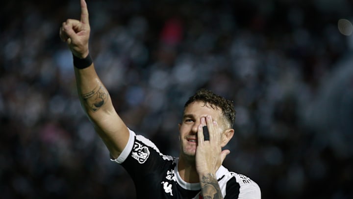 Vegetti tem 63 gols em 123 partidas pelo Vasco