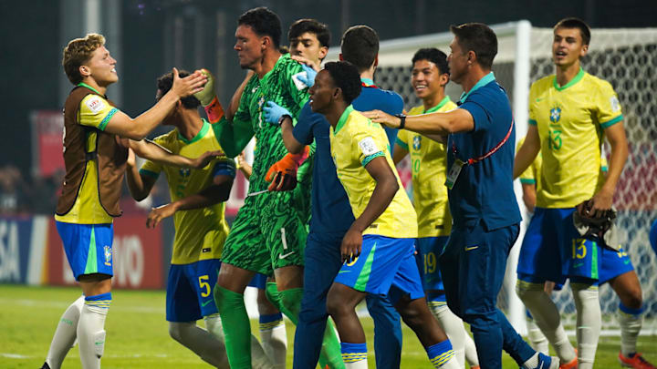 No brilho de João Pedro, Brasil avançou nas penalidades