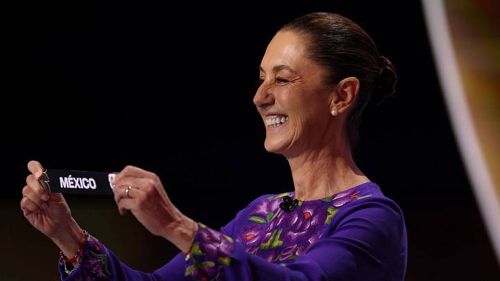 La presidenta Claudia Sheinbaum ha dicho que por los precios del Mundial, habrá lugares en toda la república donde los aficionados mexicanos puedan observar los partidos del Mundial. La presidenta Claudia Sheinbaum ha dicho que por los precios del Mundial, habrá lugares en toda la república donde los aficionados mexicanos puedan observar los partidos del Mundial.