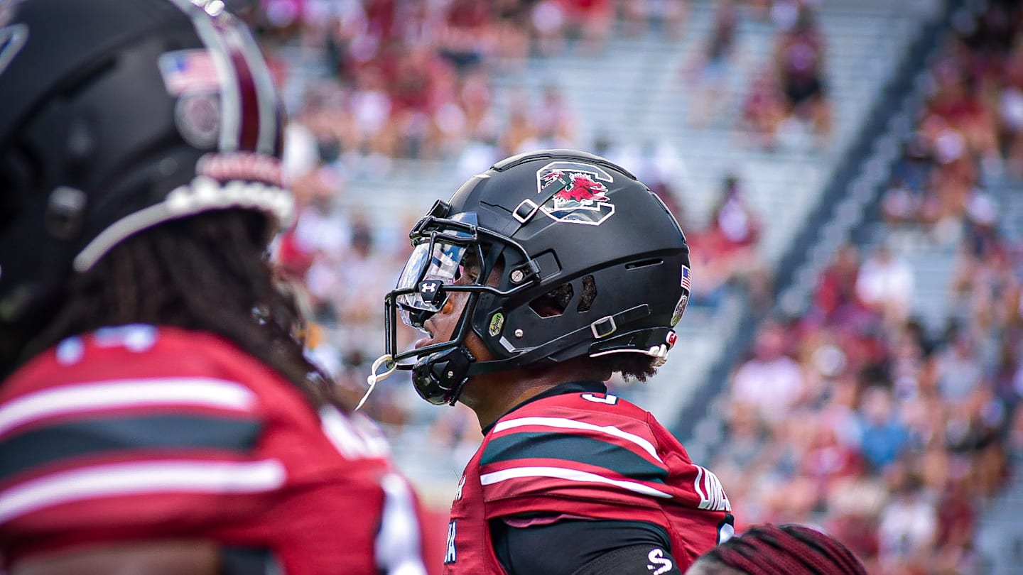 South Carolina Edge Rusher Desmond Umeozulu Enters The Transfer Portal