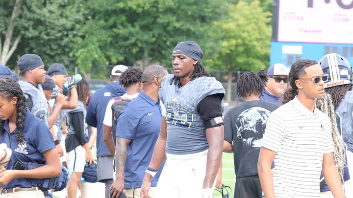 Four-Star defensive end Justin Weeks has committed to Georgia Tech Four-Star defensive end Justin Weeks has committed to Georgia Tech