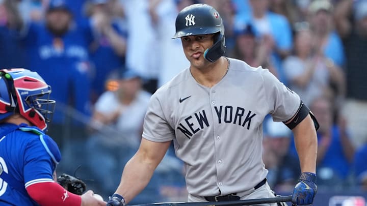 Giancarlo Stanton continúa con molestias en el codo 