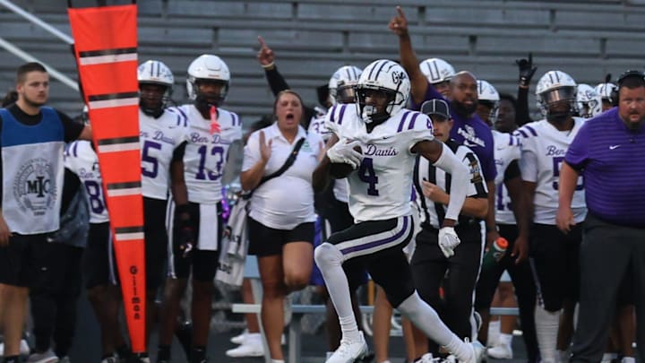 Ben Davis Mark Zackery (4) breaks free and sprints towards the goal line as Ben Davis took on Warren Central High School in IHSAA football, Sep 20, 2024; Indianapolis, IN, USA; at Warren Central High School.