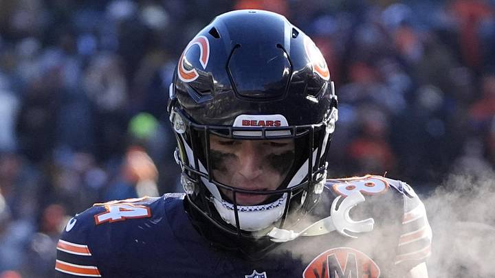 Chicago Bears tight end Colston Loveland 