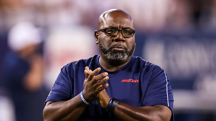 Arizona RB coach Alonzo Carter getting ready for the Wildcats season opener against Hawaii.