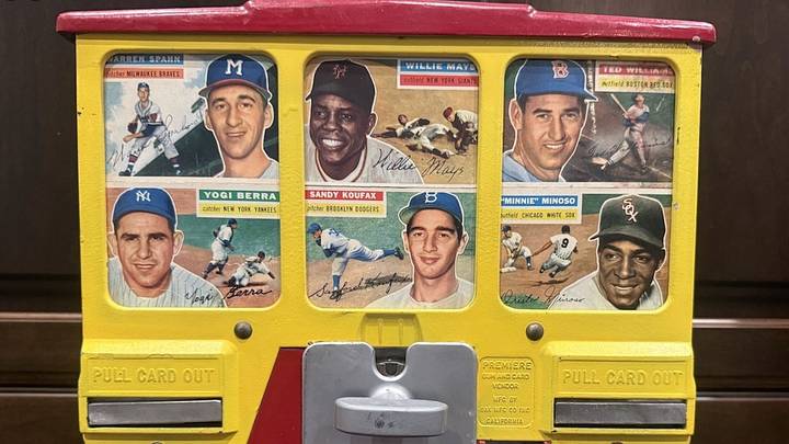 A vintage card machine featuring six 1956 Topps Hall of Famers highlights Rabbit Hole Auctions' latest sale. A vintage card machine featuring six 1956 Topps Hall of Famers highlights Rabbit Hole Auctions' latest sale.