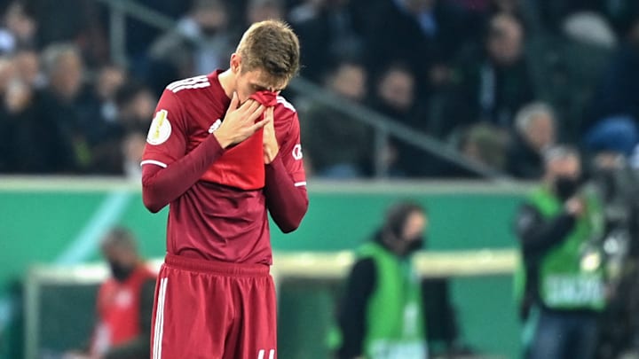 Josip Stanisic wurde positiv getestet