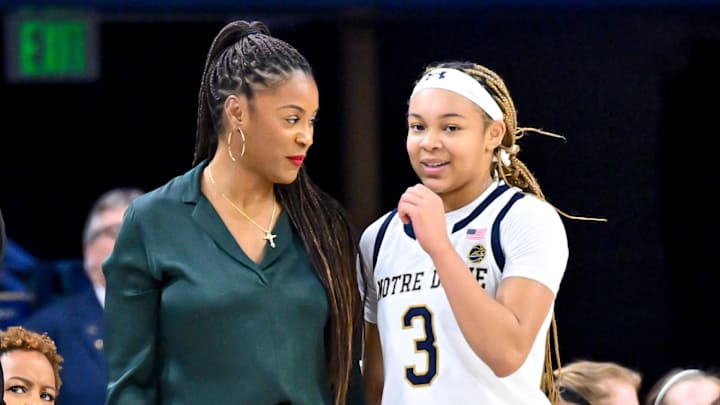 Notre Dame Fighting Irish head coach Niele Ivey talks to Hannah Hidalgo