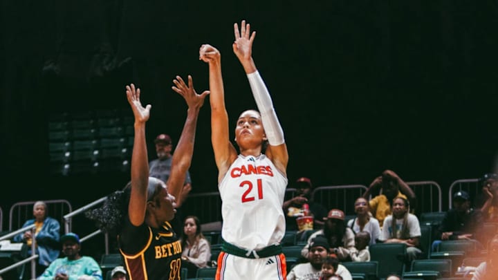 Nat Marshall scoring a three-pointer against Bethune-Cookman.