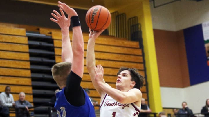 Drew Groenig and Southridge take on West Linn in a 6A boys basketball quarterfinal.