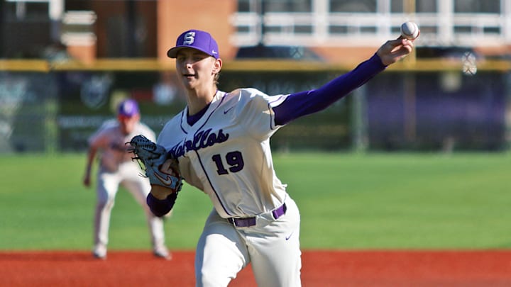 Sunset senior Kruz Schoolcraft fires a pitch to the plate during the Apollos’ Metro League game with Southridge on Tuesday. Schoolcraft allowed one hit and struck out 13 in the 10-0 victory. Sunset senior Kruz Schoolcraft fires a pitch to the plate during the Apollos’ Metro League game with Southridge on Tuesday. Schoolcraft allowed one hit and struck out 13 in the 10-0 victory.