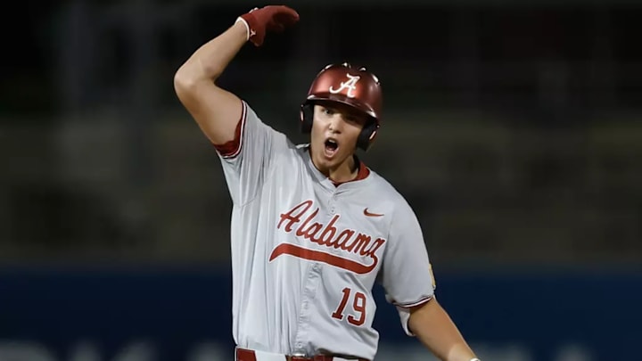 Alabama Baseball Player Caleb Barnett (19) in action against UAB at Young Memorial Field in Birmingham, AL on Tuesday, Apr 14, 2026.