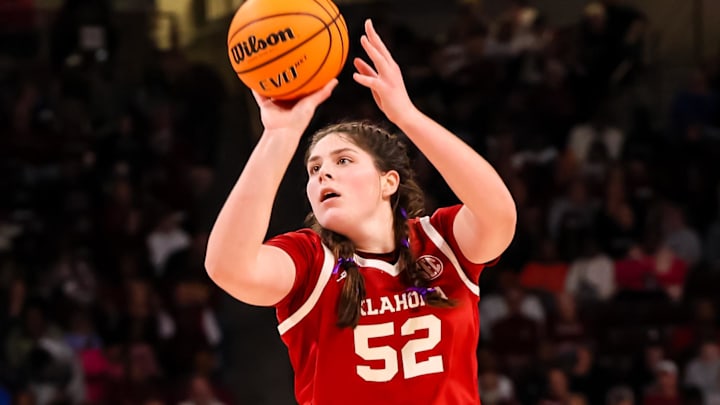 Oklahoma center Raegan Beers