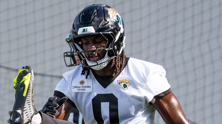Jacksonville Jaguars linebacker Devin Lloyd (0) stretches during the Jacksonville Jaguars’ third mandatory minicamp Thursday June 12, 2025 at the Miller Electric Center in Jacksonville, Fla. [Doug Engle/Florida Times-Union]