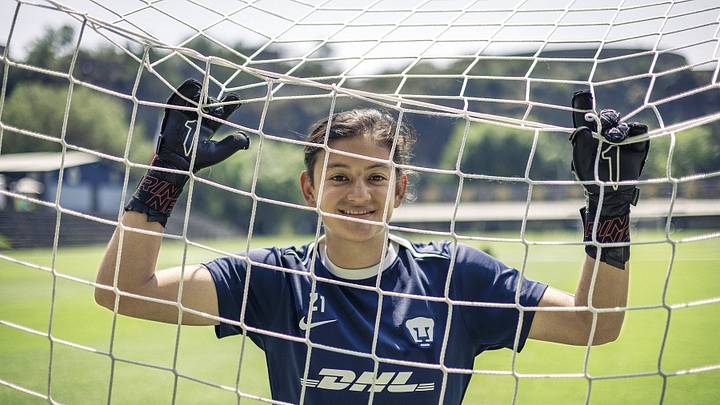 Tabatha Rivas es la única portera del mundo que debutó en Primera División pese a tener sordera en la Liga MX femenil. Este hito se logró el 2 de noviembre de 2024 en la jornada 17 del Apertura 2024, en el partido contra Necaxa. Tabatha Rivas es la única portera del mundo que debutó en Primera División pese a tener sordera en la Liga MX femenil. Este hito se logró el 2 de noviembre de 2024 en la jornada 17 del Apertura 2024, en el partido contra Necaxa.