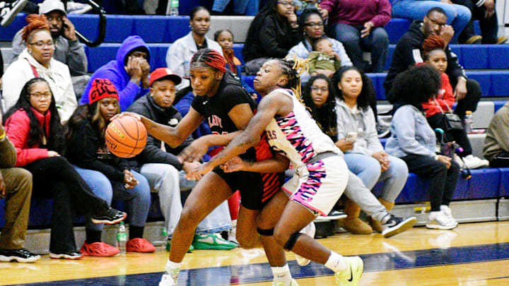 A Huntington Raider defends against Parkway during the regular season. Both District 1-5A teams reached the championship game of their respective divisions.