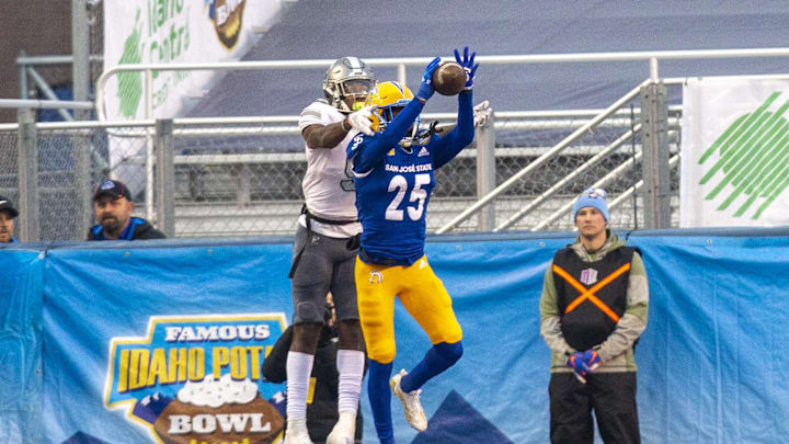 Dec 20, 2022; Boise, Idaho, USA; San Jose State Spartans defensive back Michael Dansby (25) intercepts a pass during the second half of the Famous Idaho Potato Bowl versus the Eastern Michigan Eagles at Albertsons Stadium. Eastern Michigan beats San Jose State 41-27. Mandatory Credit: Brian Losness-Imagn Images

