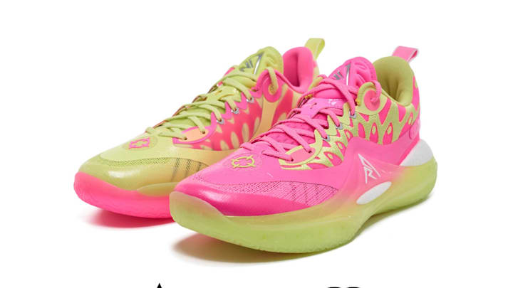 zoom kyrie 5 men's basketball sports shoes yellow & pink
