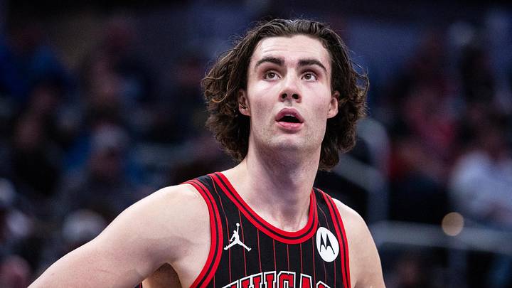Chicago Bulls guard Josh Giddey (3) looks on 