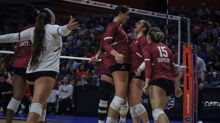 Alabama volleyball fell to No. 19 Florida in four sets on Sunday