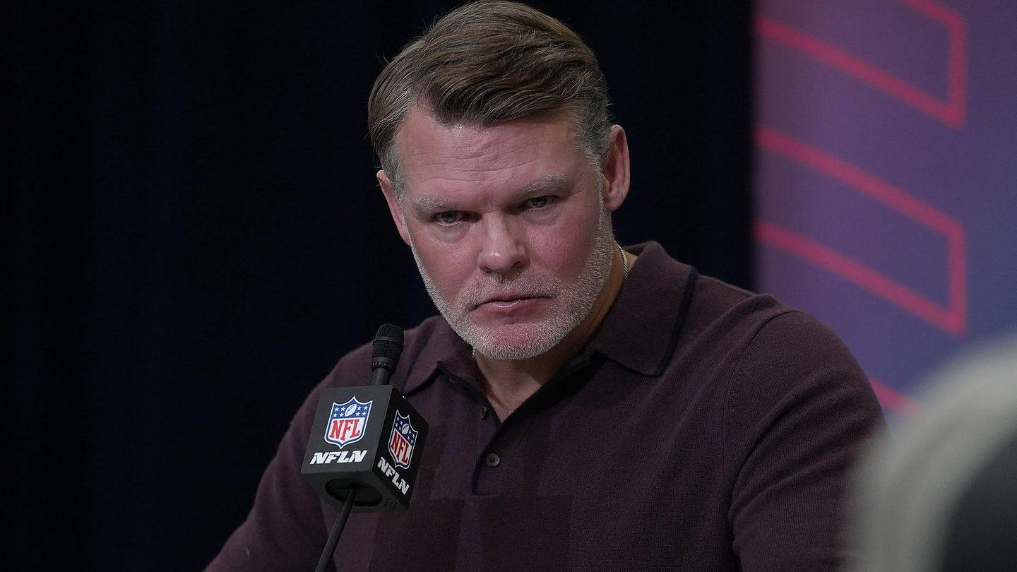 Colts' Biggest Offseason Question Involves One of Their Greatest Investments