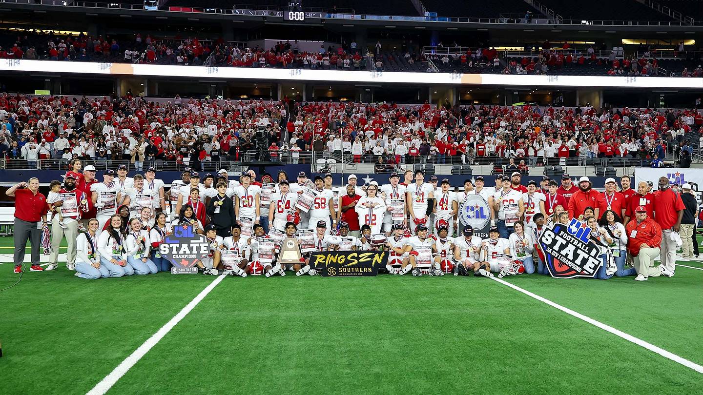 Columbus routs Malakoff to win Texas 3A Division 1 high school football ...