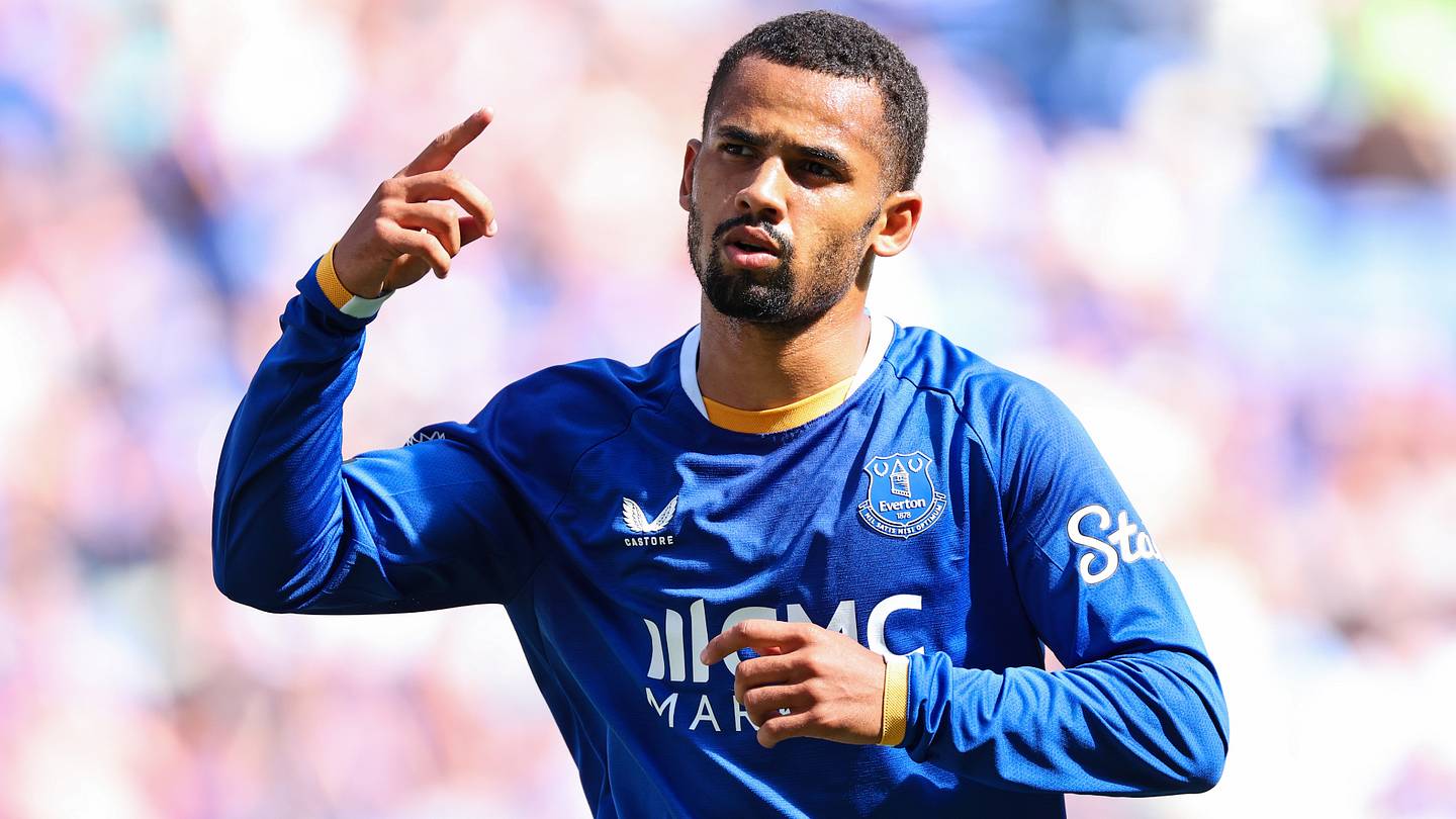 Man City Compound Tottenham Woes With Whirlwind Transfer Carousel - Sports Illustrated
