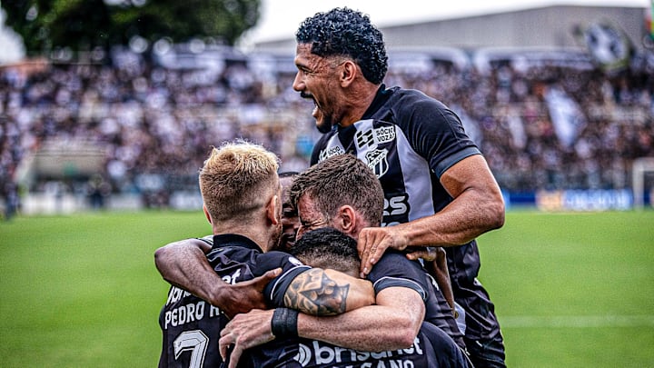 Ceará é o atual campeão cearense Ceará é o atual campeão cearense