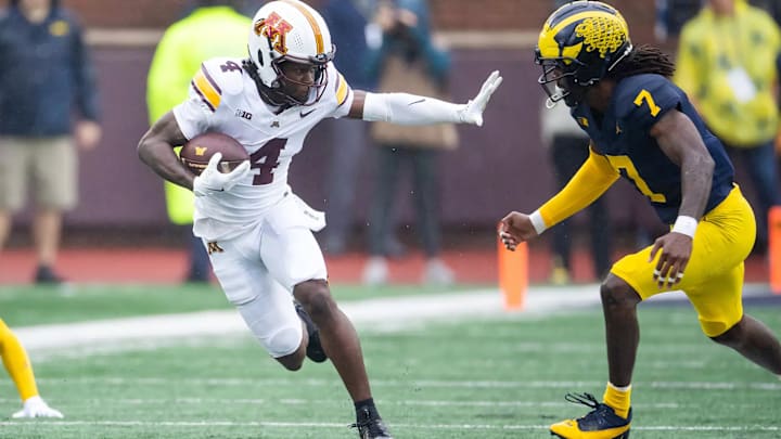 Cristian Driver catching a pass against Michigan