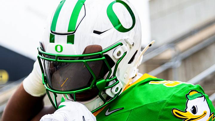 First Look At Oregon's New Helmets At Autzen Stadium Makes Immediate  Statement