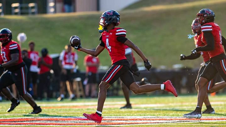 Lamar defensive Zaylon Stoker (4)