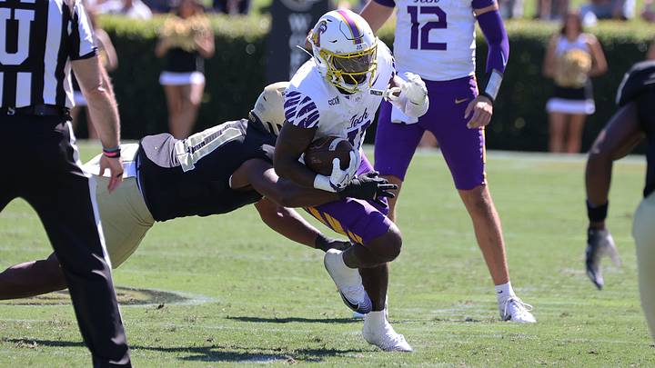 Tennessee Tech running back Qua Ashley (11) Tennessee Tech running back Qua Ashley (11)