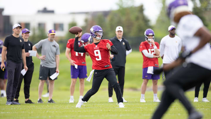Rookie QB J.J. McCarthy (9) throwing at Vikings rookie minicamp