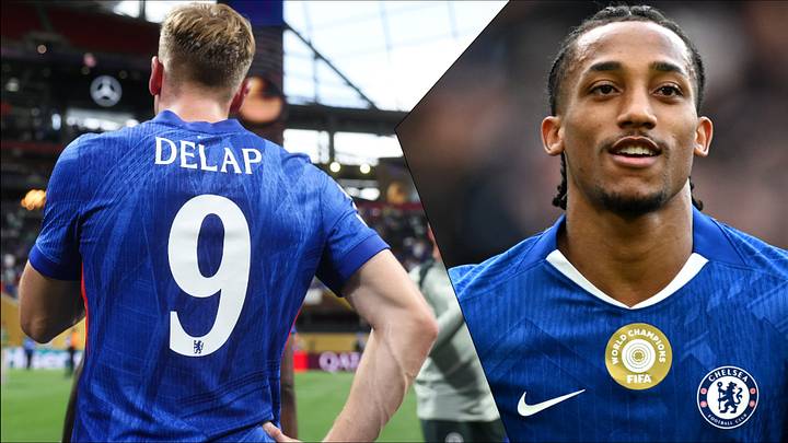 João Pedro (right) is taking the No. 9 shirt. João Pedro (right) is taking the No. 9 shirt.