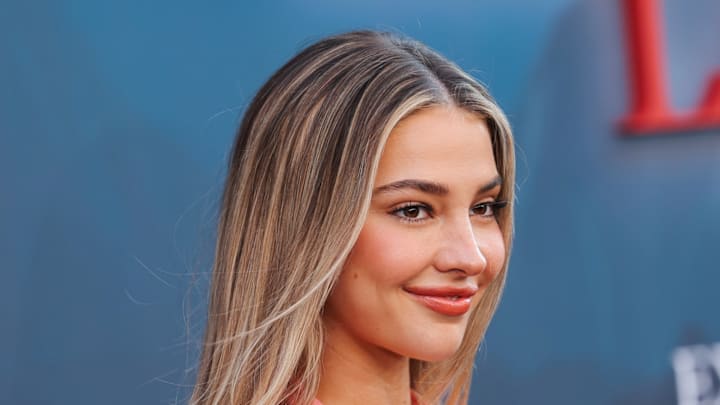 Madelyn Cline Madelyn Cline