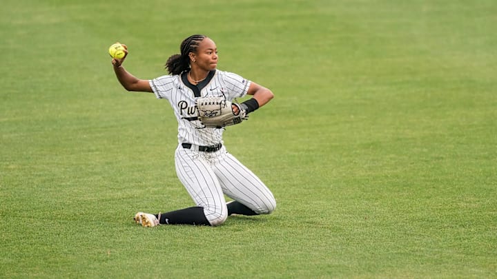 Moriah Polar makes a play in centerfield for the Purdue Boilermakers.