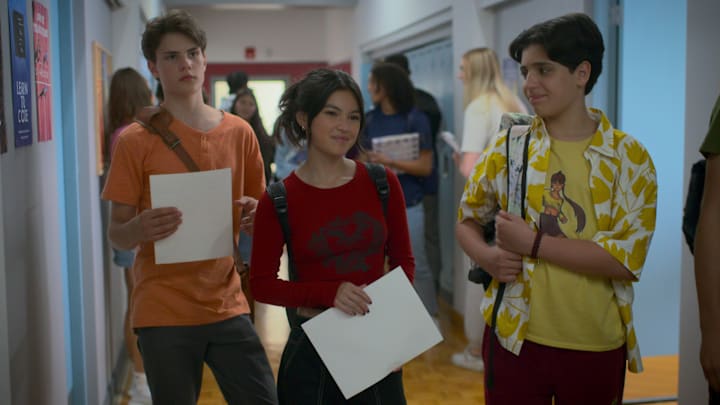 I Woke Up A Vampire: Season 2. (L-R) Zebastin Borjeau as Dylan, Kaileen Chang as Carmie, and Niko Ceci as Kev in I Woke Up A Vampire: Season 2. Cr. NETFLIX © 2024